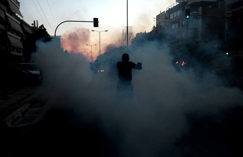 Μαζικές αντιφασιστικές διαδηλώσεις σε όλη την Ελλάδα και επεισόδια