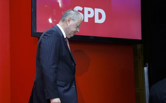 Παραιτείται από όλα τα αξιώματα του SPD ο Στάινμπρουκ