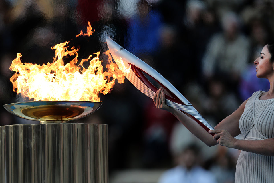 Προς τους Χειμερινούς Αγώνες «Σότσι 2014» ταξιδεύει η ολυμπιακή φλόγα