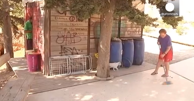 Euronews: Άστεγοι στη σκιά της Ακρόπολης