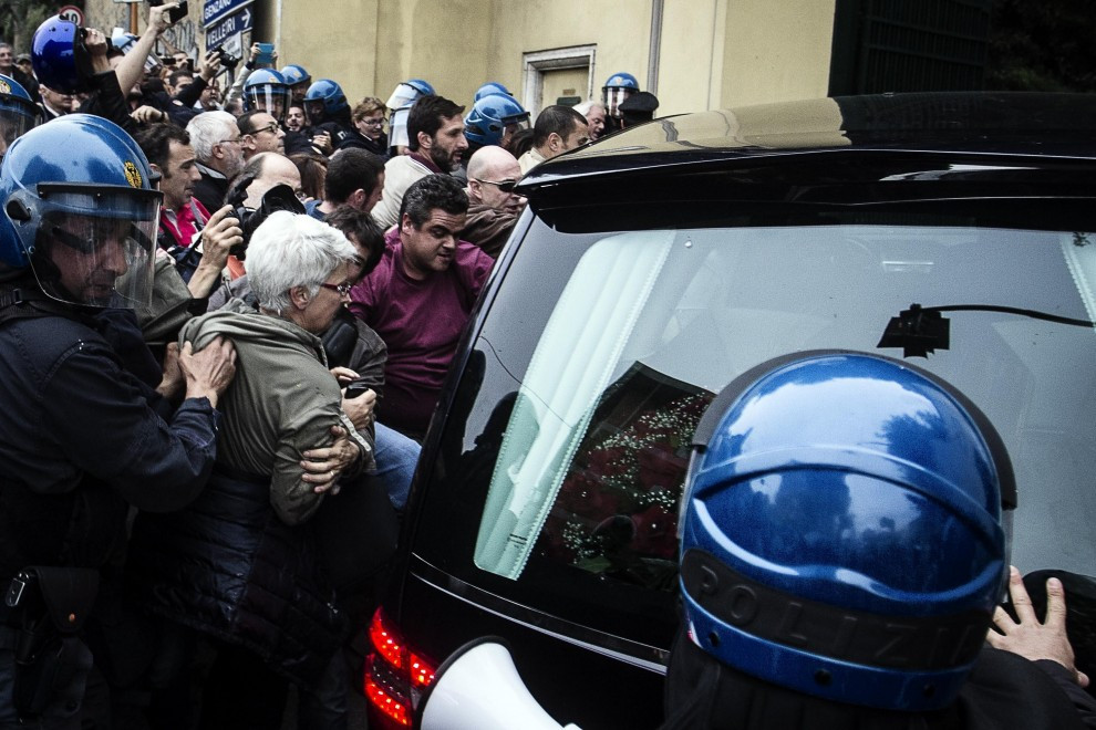 Ιταλία: Ένταση στην κηδεία του ναζί Πρίμπκε