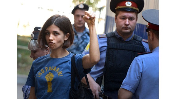 Ξανά σε απεργία πείνας η Ναντέζντα Τολοκονίκοβα των Pussy Riot