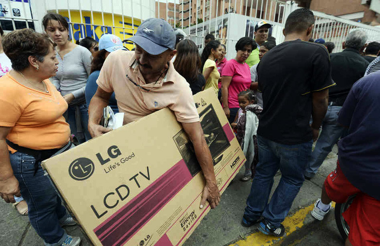 Βενεζουέλα: Κυβερνητική κατάληψη σε αλυσίδα καταστημάτων