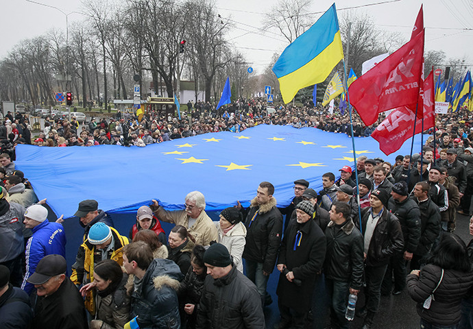 Ουκρανία: Η μεγαλύτερη διαδήλωση μετά την «Πορτοκαλί Επανάσταση»