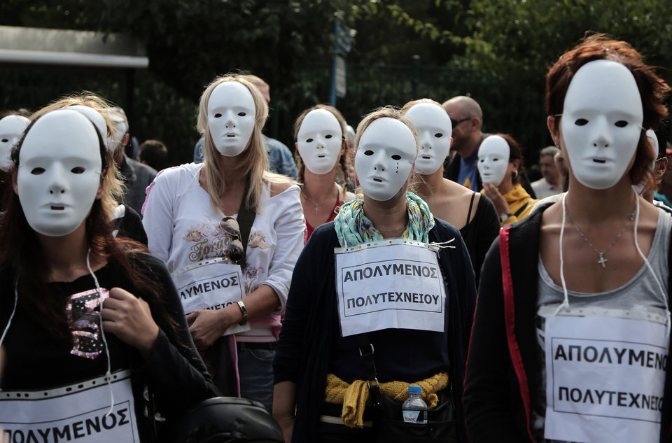 Συνεχίζουν την απεργία οι διοικητικοί του ΕΚΠΑ: Μας κοροϊδεύει ο υπουργός;