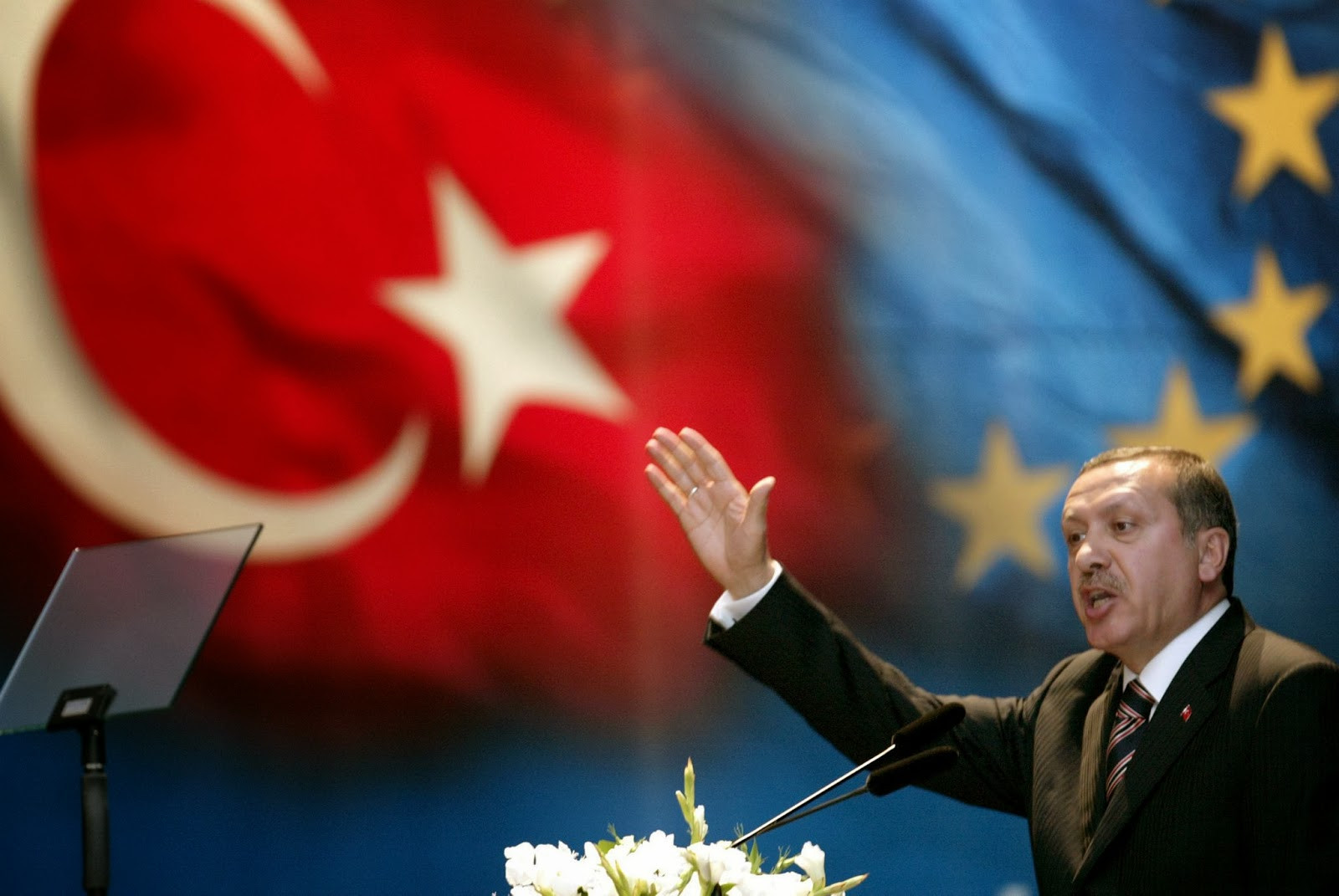 Ανταλλάσσουν βίζα με επαναπροωθήσεις Τουρκία και ΕΕ