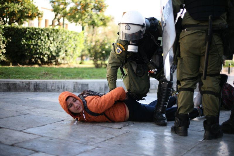 Διαβήματα βουλευτών ΣΥΡΙΖΑ προς ΓΑΔΑ για τον εγκλωβισμό διαδηλωτών