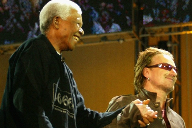 Bono: Για τον Μαντέλα η ακραία φτώχεια ήταν ένα είδος απαρτχάιντ