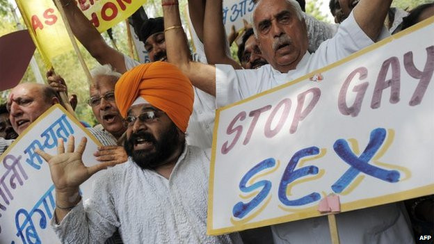 Ποινικοποιεί (ξανά) την ομοφυλοφιλία η Ινδία