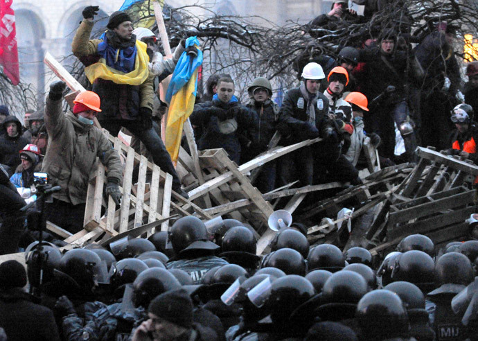 Ουκρανία: Εντείνονται οι διεθνείς πιέσεις, συνεχίζονται οι διαδηλώσεις