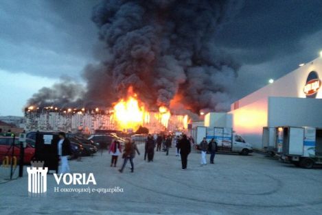 Υπό έλεγχο η μεγάλη φωτιά στη γαλακτοβιομηχανία Κρι – Κρι (Βίντεο)