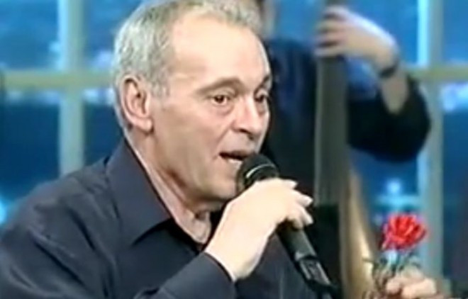 Απεβίωσε ο τραγουδιστής και ηθοποιός Νίκος Δημητράτος