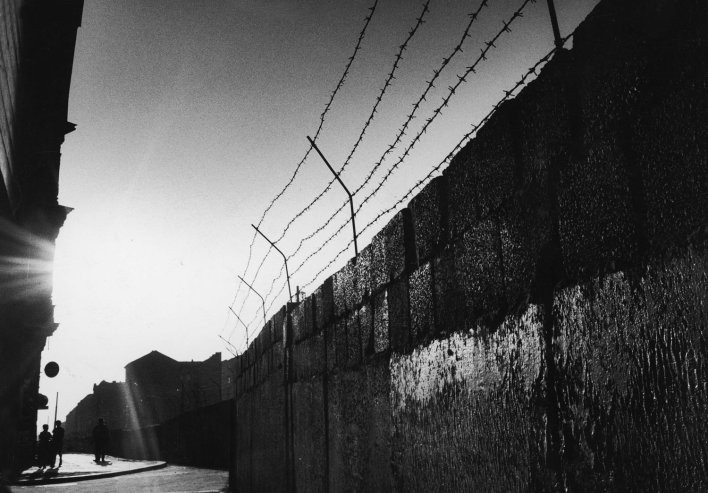 Τείχος του Βερολίνου: Σπάνιες φωτογραφίες από την κατασκευή του
