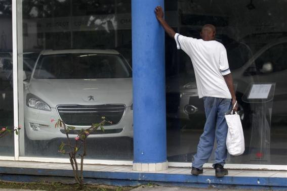Κούβα: Αντιμέτωποι με τις εξωφρενικές τιμές της ελεύθερης αγοράς αυτοκινήτων