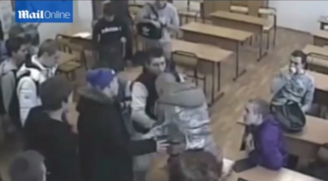 Ρωσία: Νεκρός 17χρονος μαθητής μετά από bullying (Βίντεο)