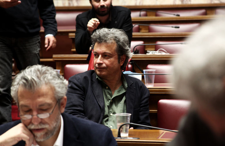 Τατσόπουλος: Θέτω την παραίτησή μου στην διάθεση του Τσίπρα