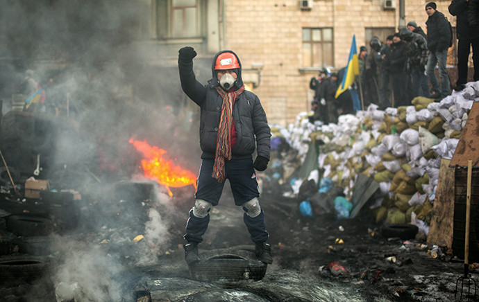 Ουκρανία: Υποχώρηση Γιανουκόβιτς και μια «εύθραυστη ανακωχή»