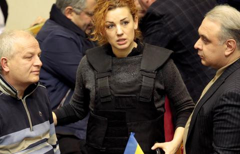 Με αλεξίσφαιρα κυκλοφορούν οι βουλευτές στην Ουκρανία