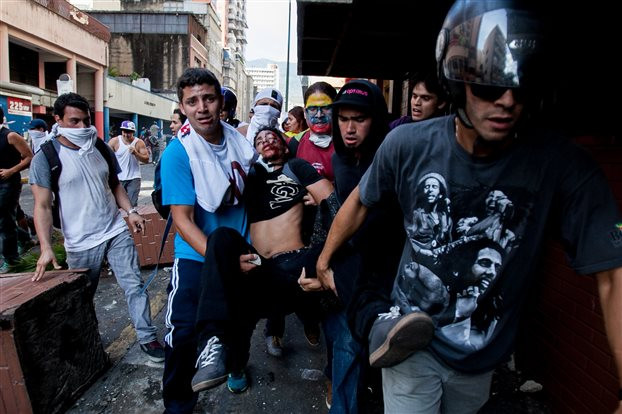 Συγκρούσεις με νεκρούς διαδηλωτές στην Βενεζουέλα