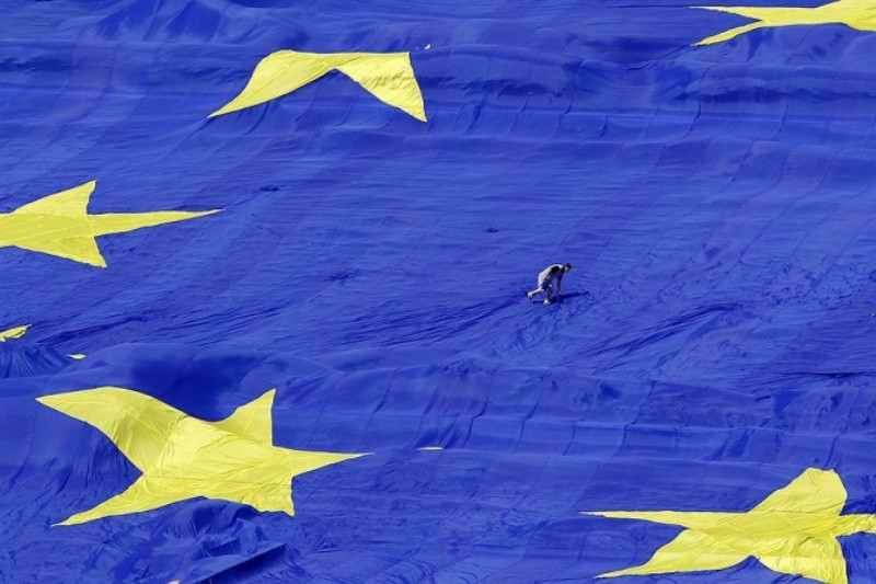Ευρωβαρόμετρο: Τη χειρότερη γνώμη για την ΕΕ έχουν οι Έλληνες