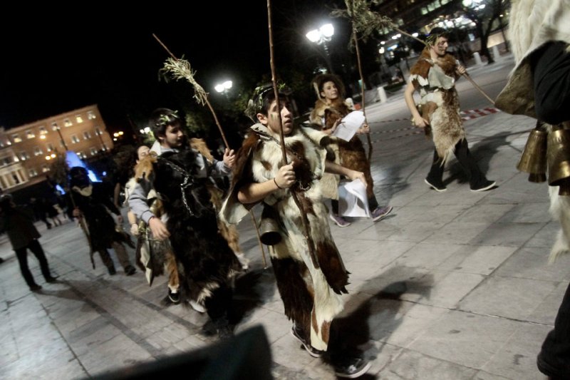 «Όποιος δεν έχει θρεφτάρι ν’ αγοράσει». Της Γεωργίας Κουτσούκου