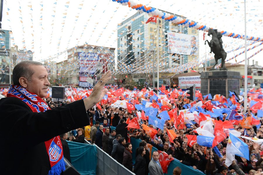 Τουρκία: Υπό πίεση ο Ερντογάν, σε πτώση το κόμμα του