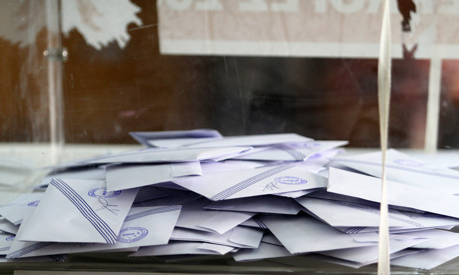 Public Issue: Οριακό προβάδισμα για τον ΣΥΡΙΖΑ στις βουλευτικές εκλογές