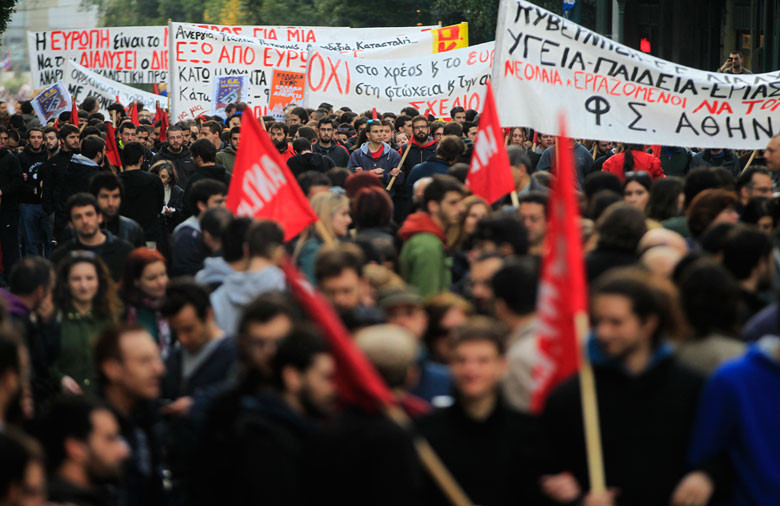 Σπάζοντας την απαγόρευση: Διαδηλώσεις στην Αθήνα