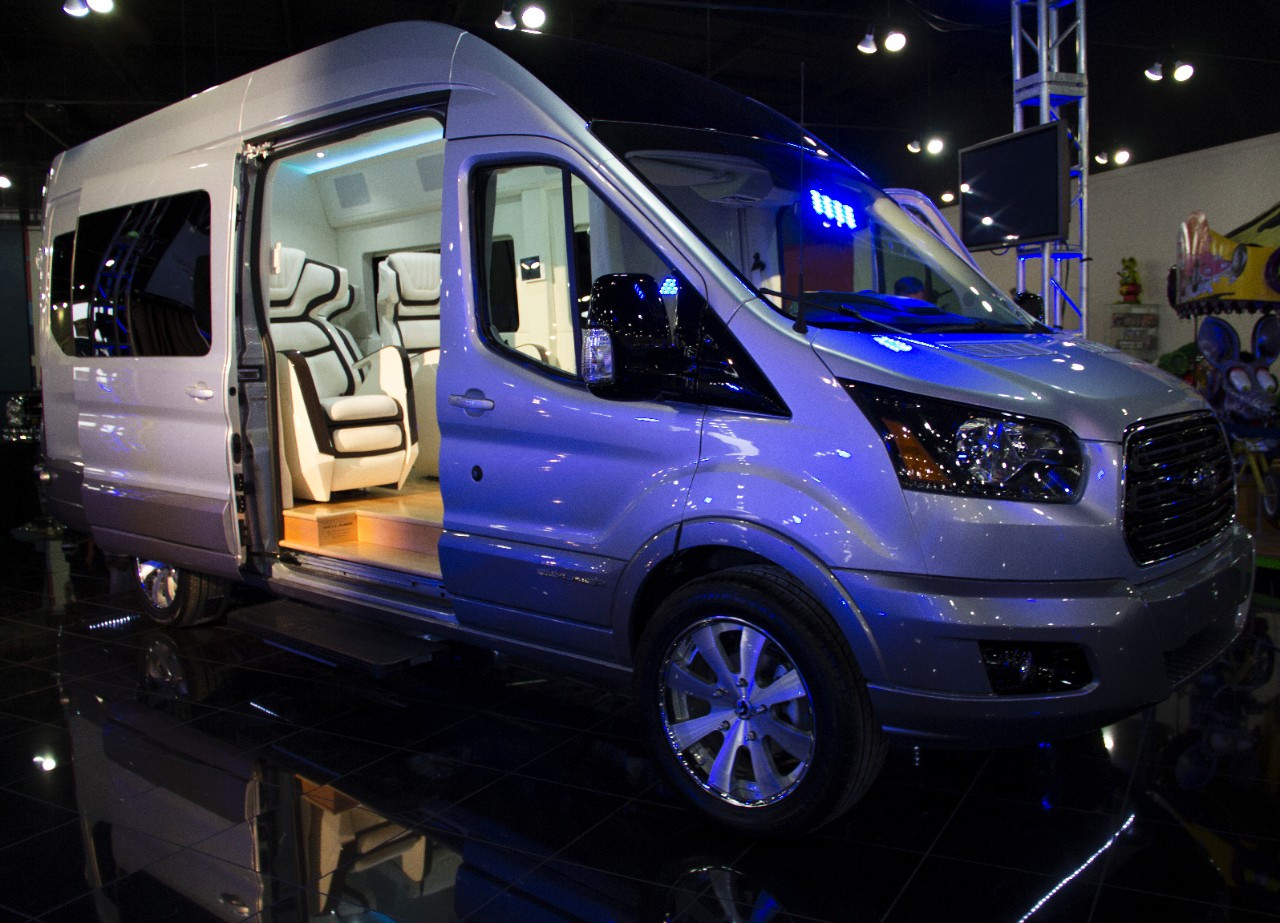Ford Transit Skyliner Concept: Lear Van!…