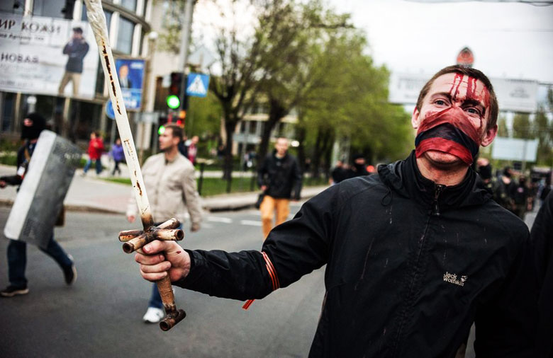 Αιματηρές συγκρούσεις στο Ντόνετσκ (Βίντεο)