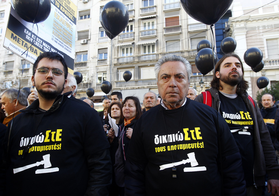 Τις δεκαεφτά έφτασαν οι αυτοκτονίες ομολογιούχων