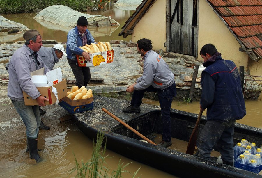 Αυξάνονται οι νεκροί από τις πλημμύρες σε Σερβία και Βοσνία
