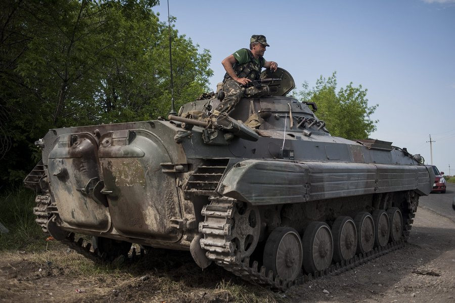Δεν επιβεβαιώνει το Κίεβο την αποχώρηση των ρωσικών στρατευμάτων από τα σύνορα