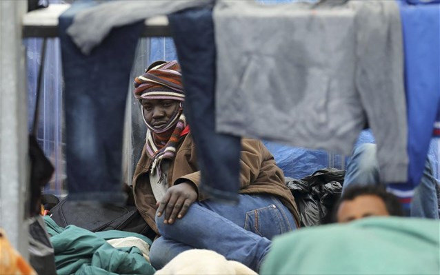 Επιχείρηση απομάκρυνσης μεταναστών στο Καλαί της Γαλλίας