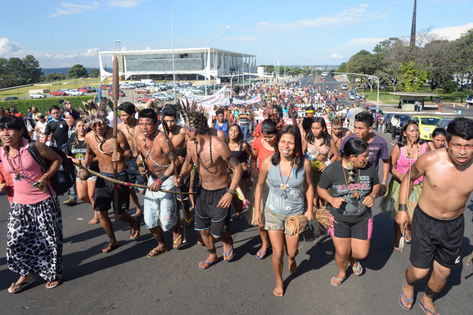 Οι ιθαγενείς της Βραζιλίας κατά του Μουντιάλ (φωτό και βίντεο)