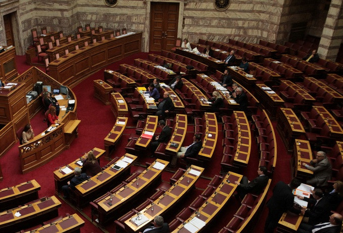 ΣΥΡΙΖΑ: Τροπολογία για τη διάταξη που αποσύρθηκε από το αντιρατσιστικό