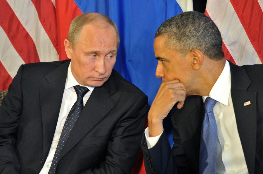 «Ομπάμα-Πούτιν: Ψυχρός πόλεμος στο Παρίσι»