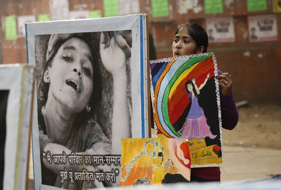 Ινδία: Ομαδικοί βιασμοί και κοινωνικοοικονομική πραγματικότητα