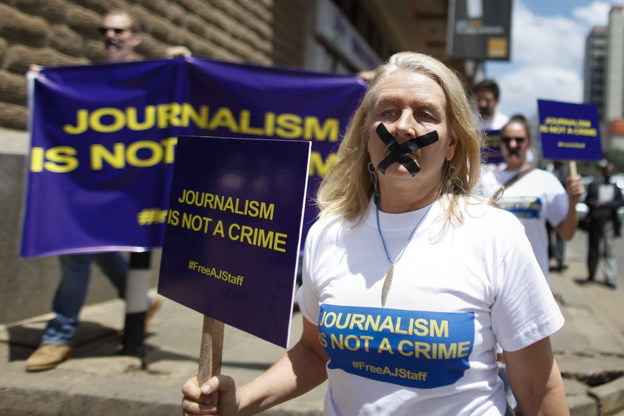 Στη φυλακή δημοσιογράφοι του Al Jazeera «για αποσταθεροποίηση της Αιγύπτου»