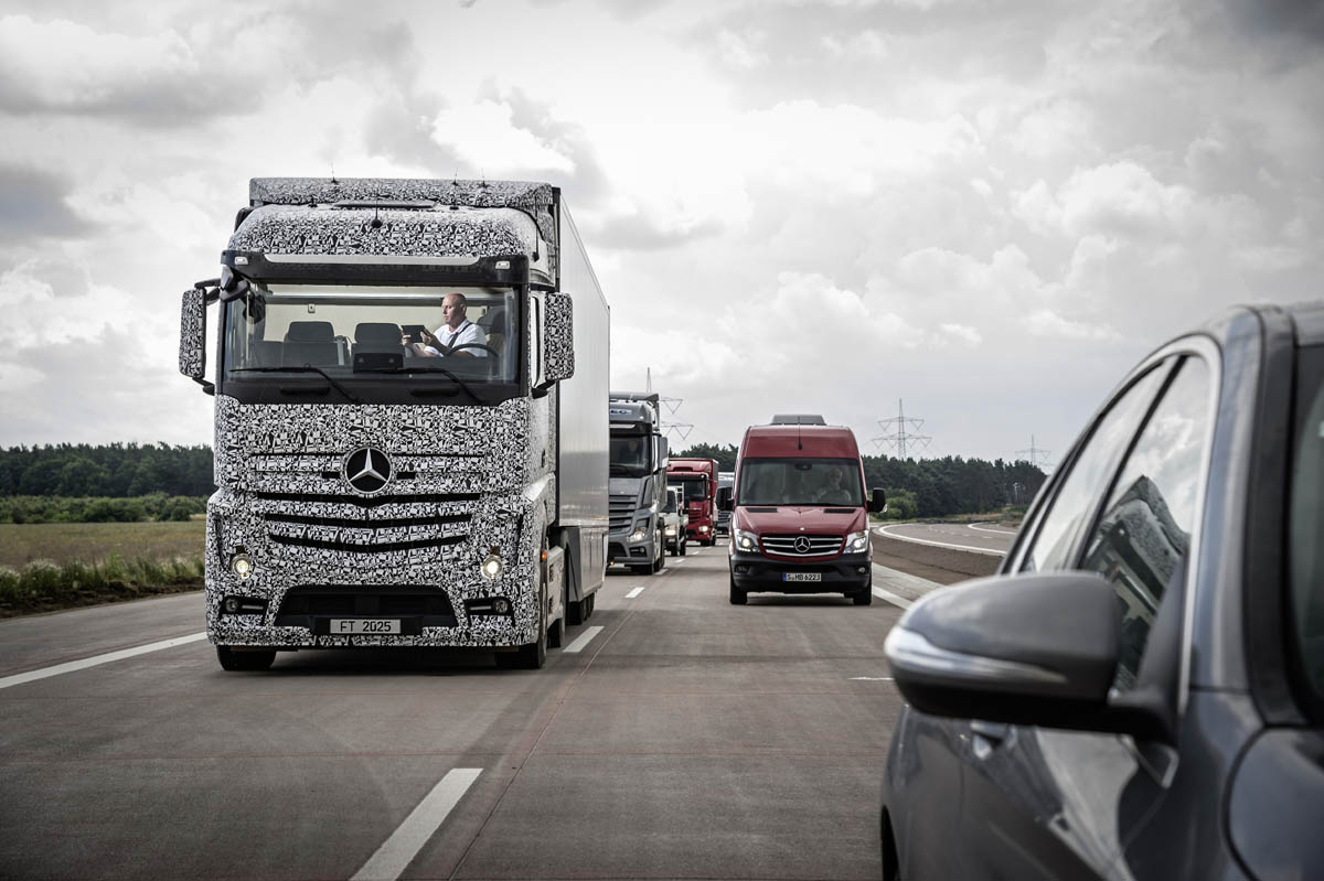 Mercedes-Benz Future Truck 2025: Το φορτηγό του μέλλοντος δεν έχει οδηγό…