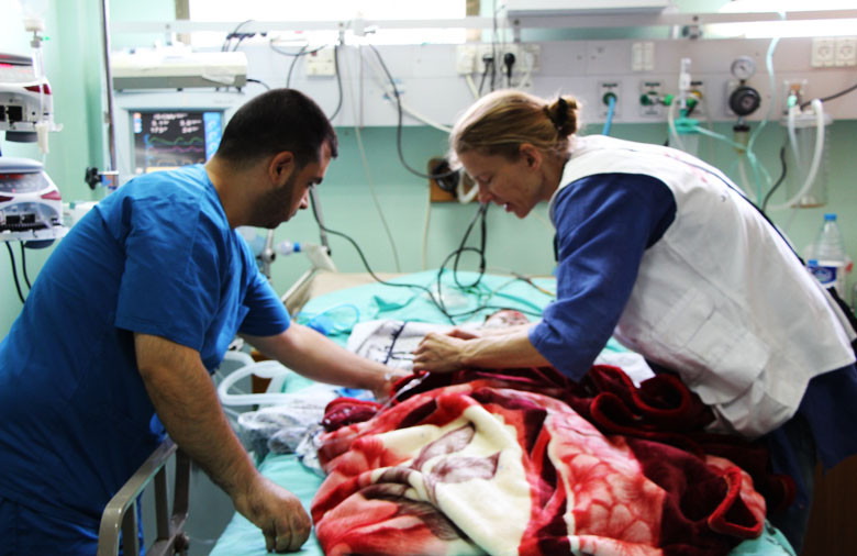 Γάζα: Μια νύχτα των Γιατρών Χωρίς Σύνορα στο νοσοκομείο Αλ Σίφα