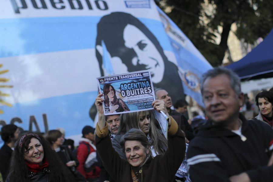 Τέσσερις τράπεζες θέλουν να «σώσουν» την Αργεντινή