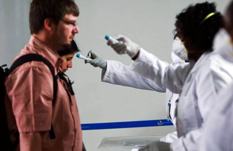 Συναγερμός στο Βερολίνο για γυναίκα με συμπτώματα που παραπέμπουν σε Έμπολα