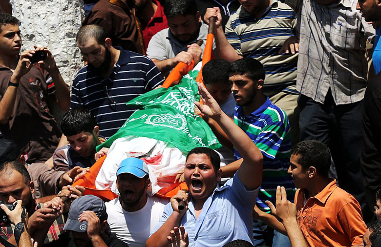 Γάζα: Δεκάδες νεκροί στις πρώτες ώρες των βομβαρδισμών