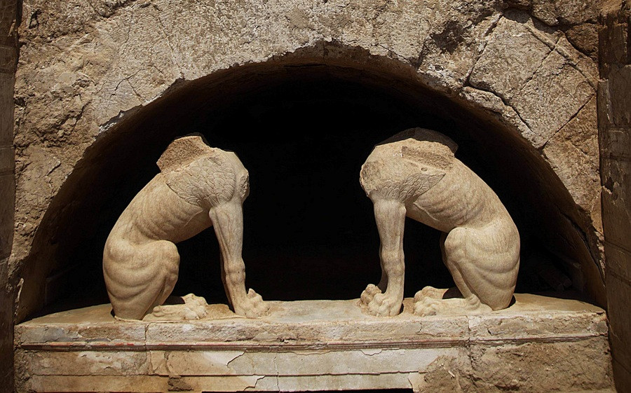 Οι τέσσερις πιθανοί «ένοικοι» του τάφου της Αμφίπολης
