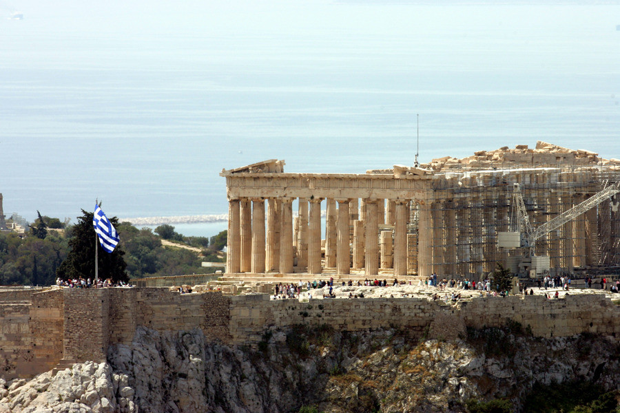 Reuters: Η Αθήνα ξανά στις αγορές στις επόμενες 15 μέρες