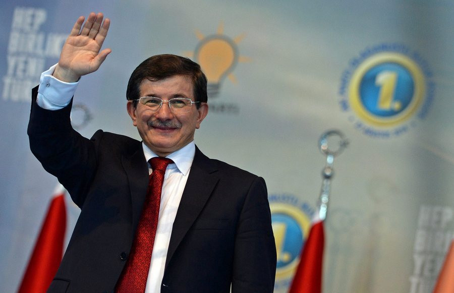 Νταβούτογλου: Η Τουρκία χρειάζεται ένα πιο φιλελεύθερο σύνταγμα
