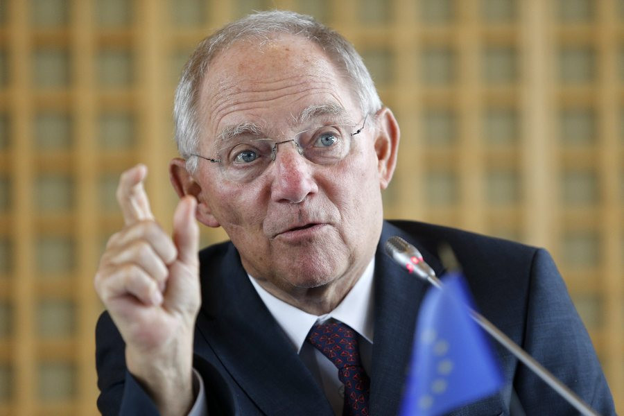 Σόιμπλε: Οι δυνατότητες της ΕΚΤ είναι περιορισμένες
