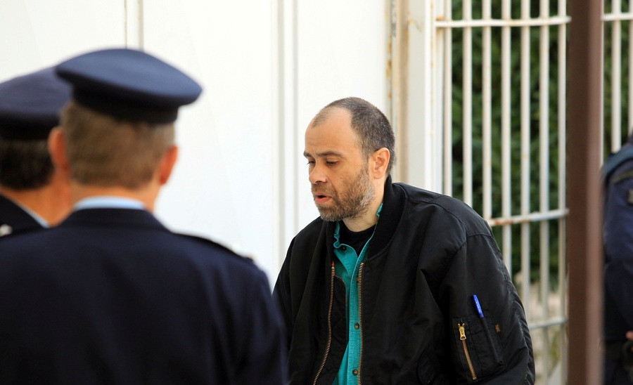 Σε δημοσιογράφους επιτίθεται ο Μαζιώτης με κείμενό του από τη φυλακή