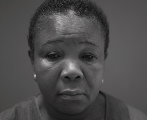 «100 tear drops for racism»: Μια έκθεση φωτογραφίας ενάντια στο ρατσισμό